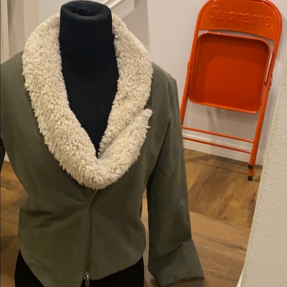 Hyden Yoo Jacket in Army Green (Size 2) - Picture 3 of 5